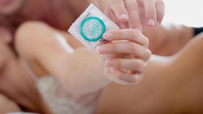 Kondomin käyttö Suomineidon hyvinvointi ja seksipalvelupisteessä Kioski on pakollinen